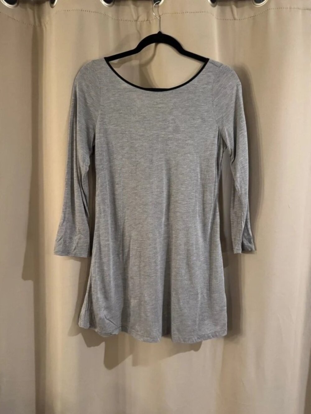 A Pea and Boo Maternity Gray Women's Top